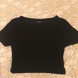 Black crop top shirt